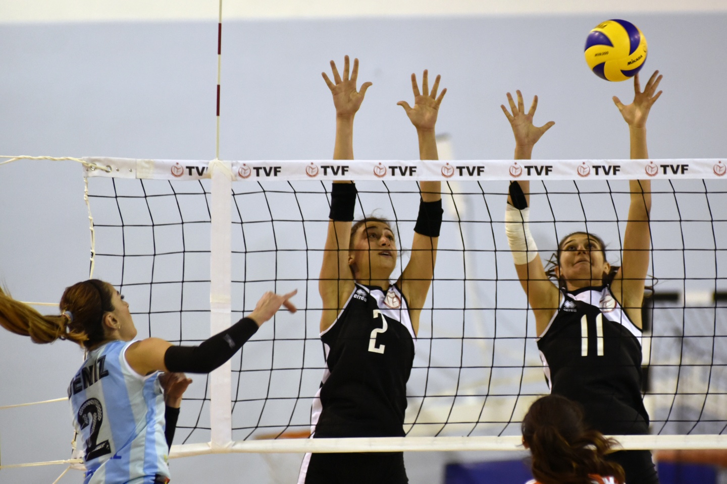 Gümüş Kızlar ezdi geçti: 3-0 35