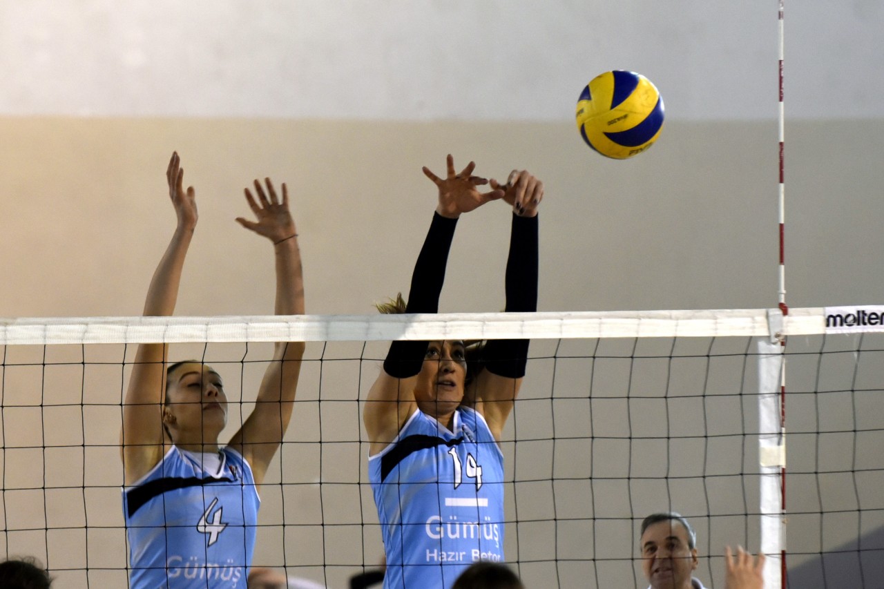 Gümüş Kızlar iyi başladı: 3-1 29