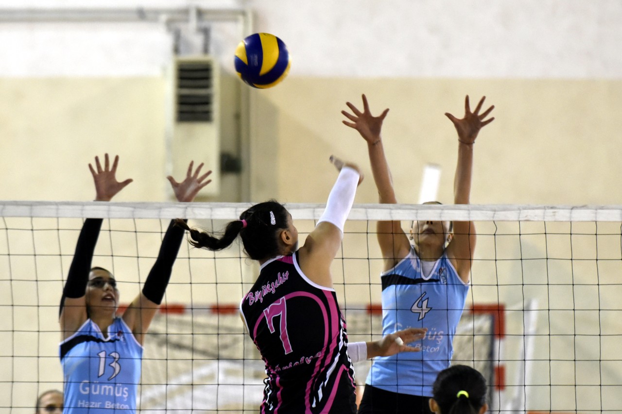 Gümüş Kızlar iyi başladı: 3-1 30