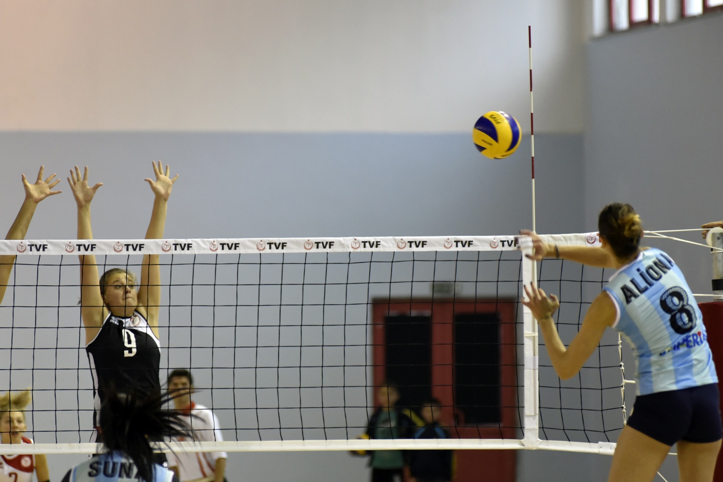 Gümüş Kızlar ezdi geçti: 3-0 33