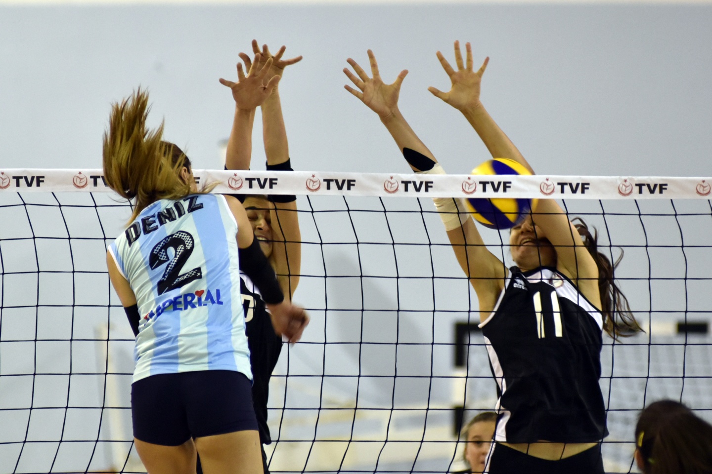 Gümüş Kızlar ezdi geçti: 3-0 40