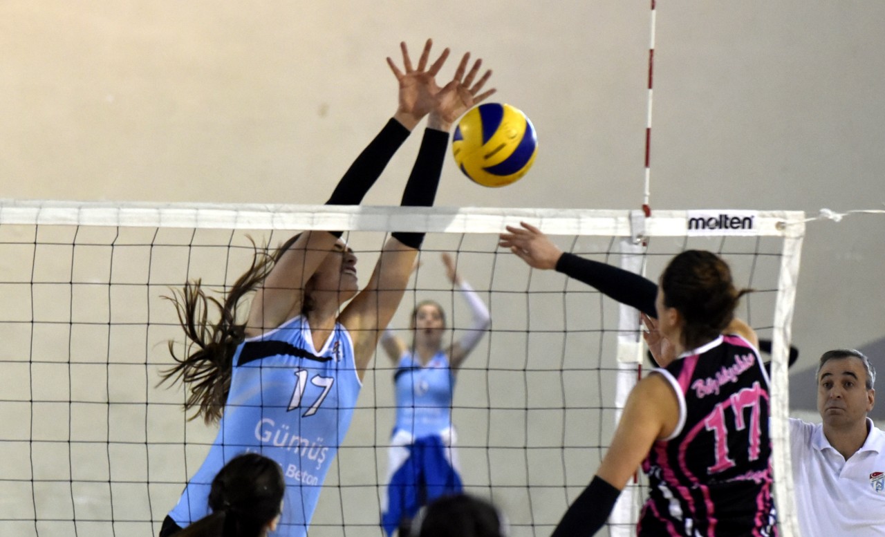 Gümüş Kızlar iyi başladı: 3-1 31