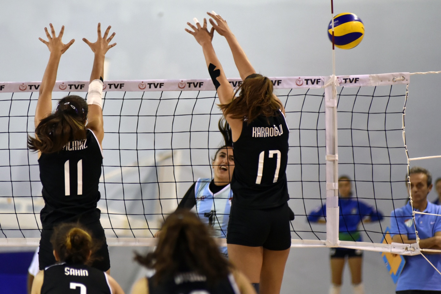 Gümüş Kızlar ezdi geçti: 3-0 46