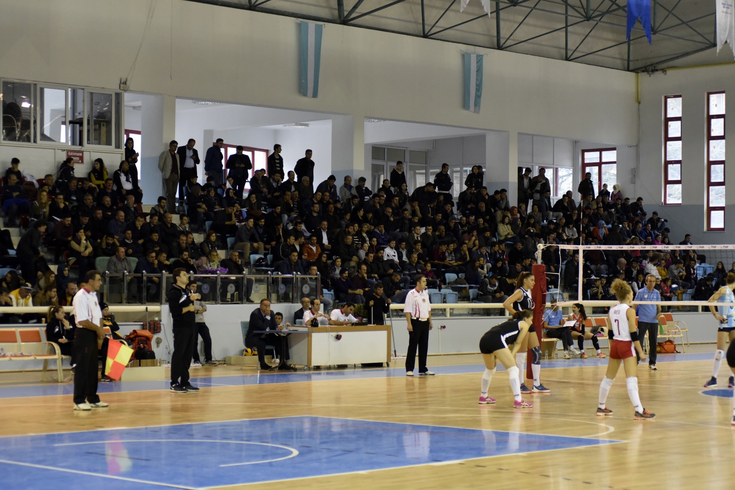 Gümüş Kızlar ezdi geçti: 3-0 48