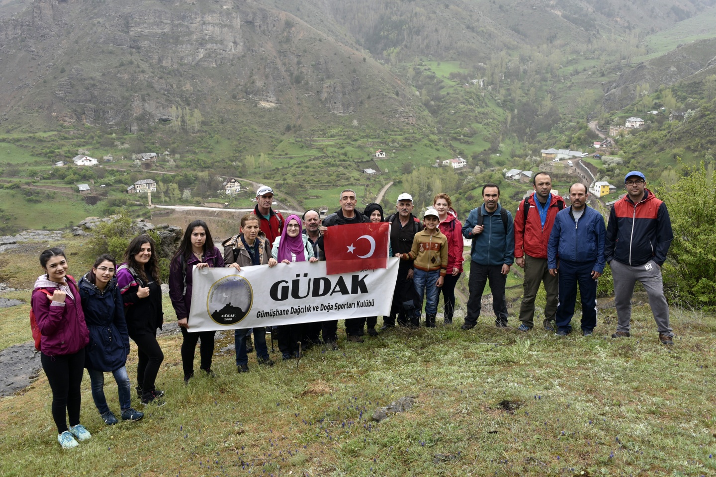 Gümüşhaneli dağcılardan tarih ve doğa içerikli yürüyüş 10