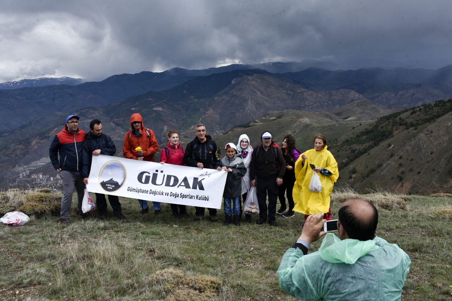 Gümüşhaneli dağcılardan tarih ve doğa içerikli yürüyüş 16