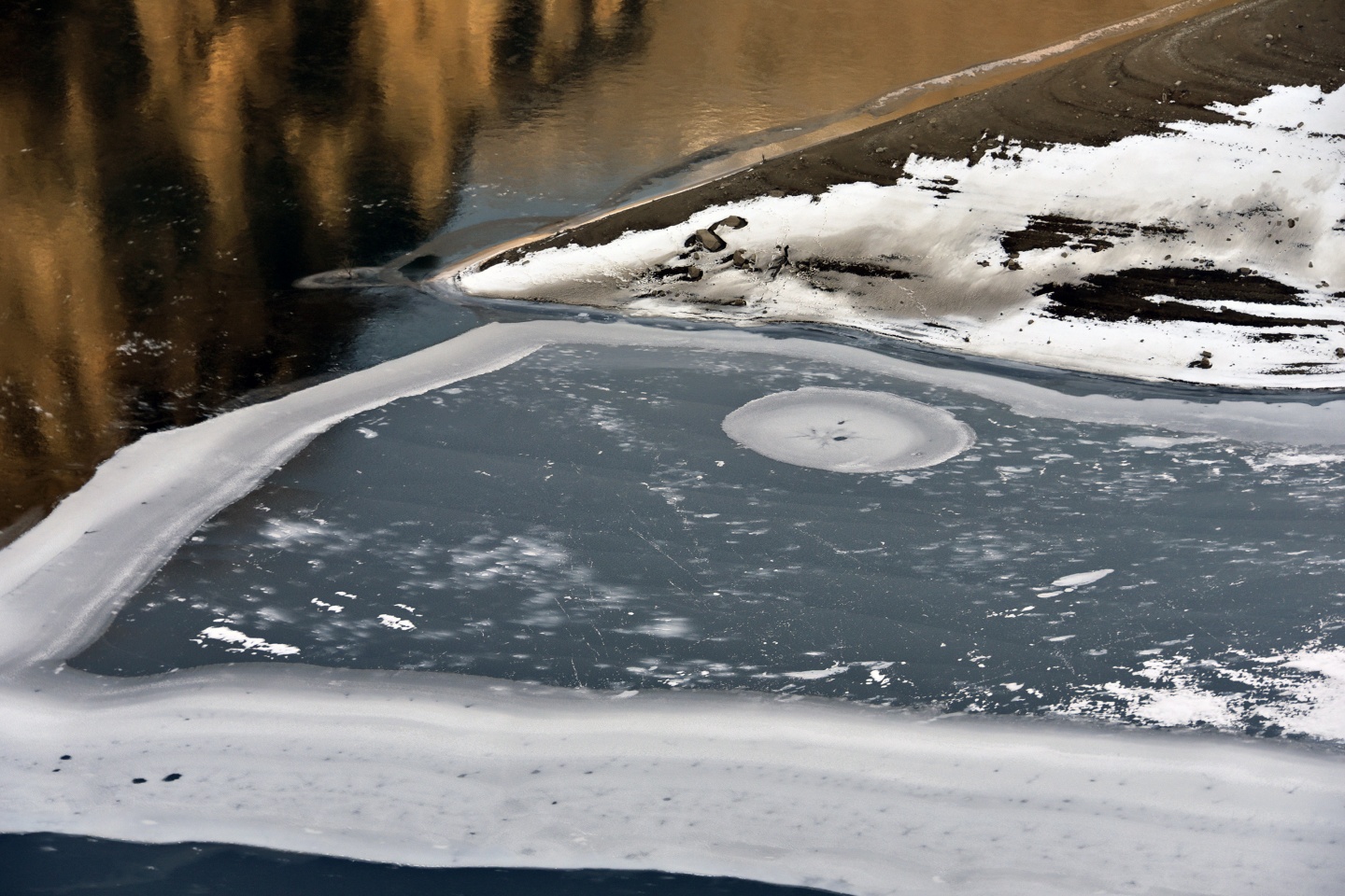 Türkiye’nin en hızlı akan çaylarından Harşit Çayı dondu 6