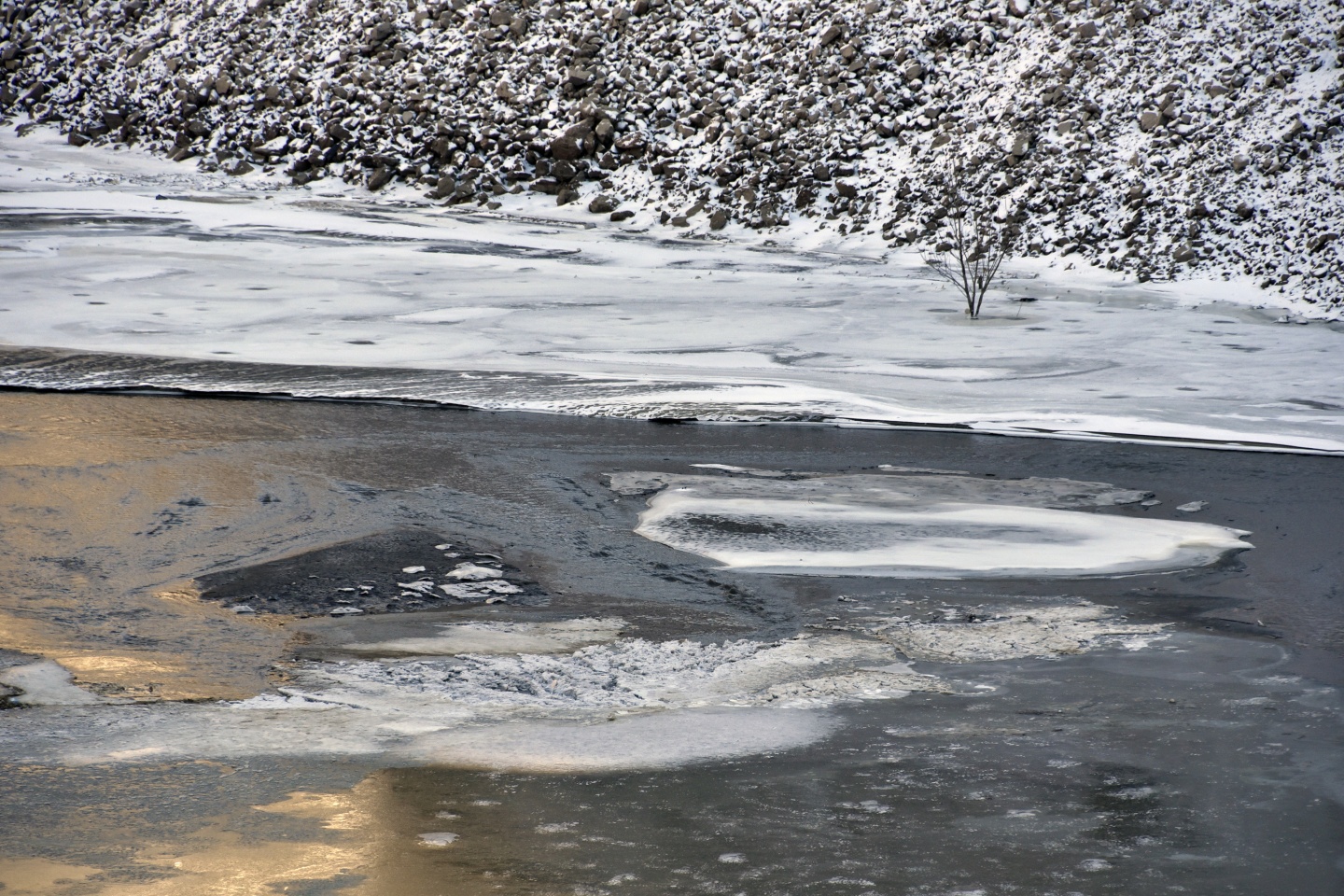 Türkiye’nin en hızlı akan çaylarından Harşit Çayı dondu 13