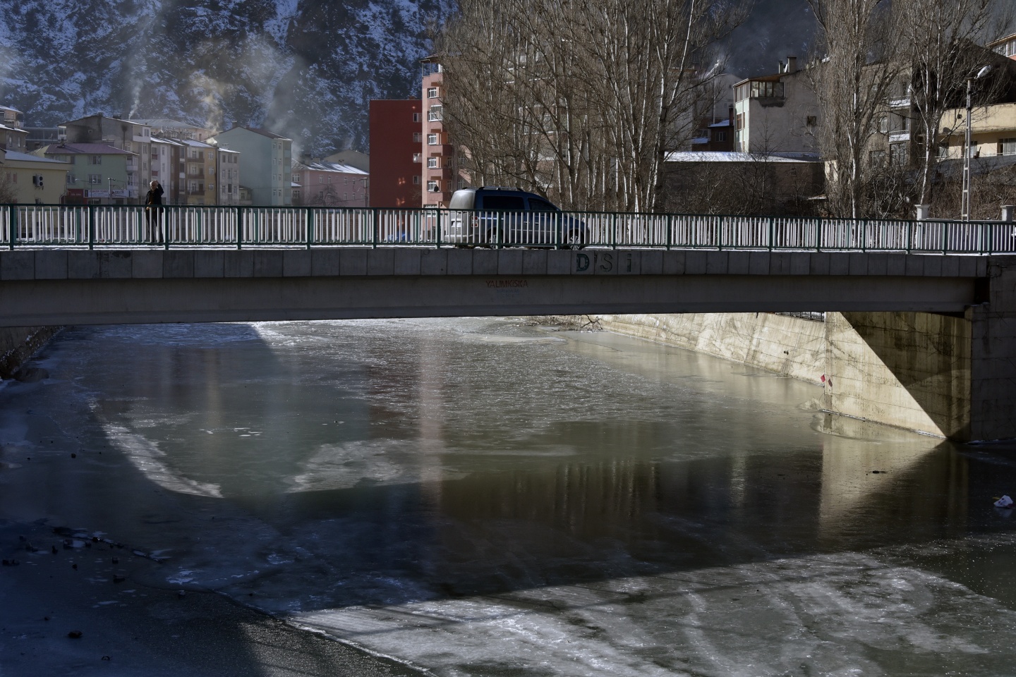 Türkiye’nin en hızlı akan çaylarından Harşit Çayı dondu 20