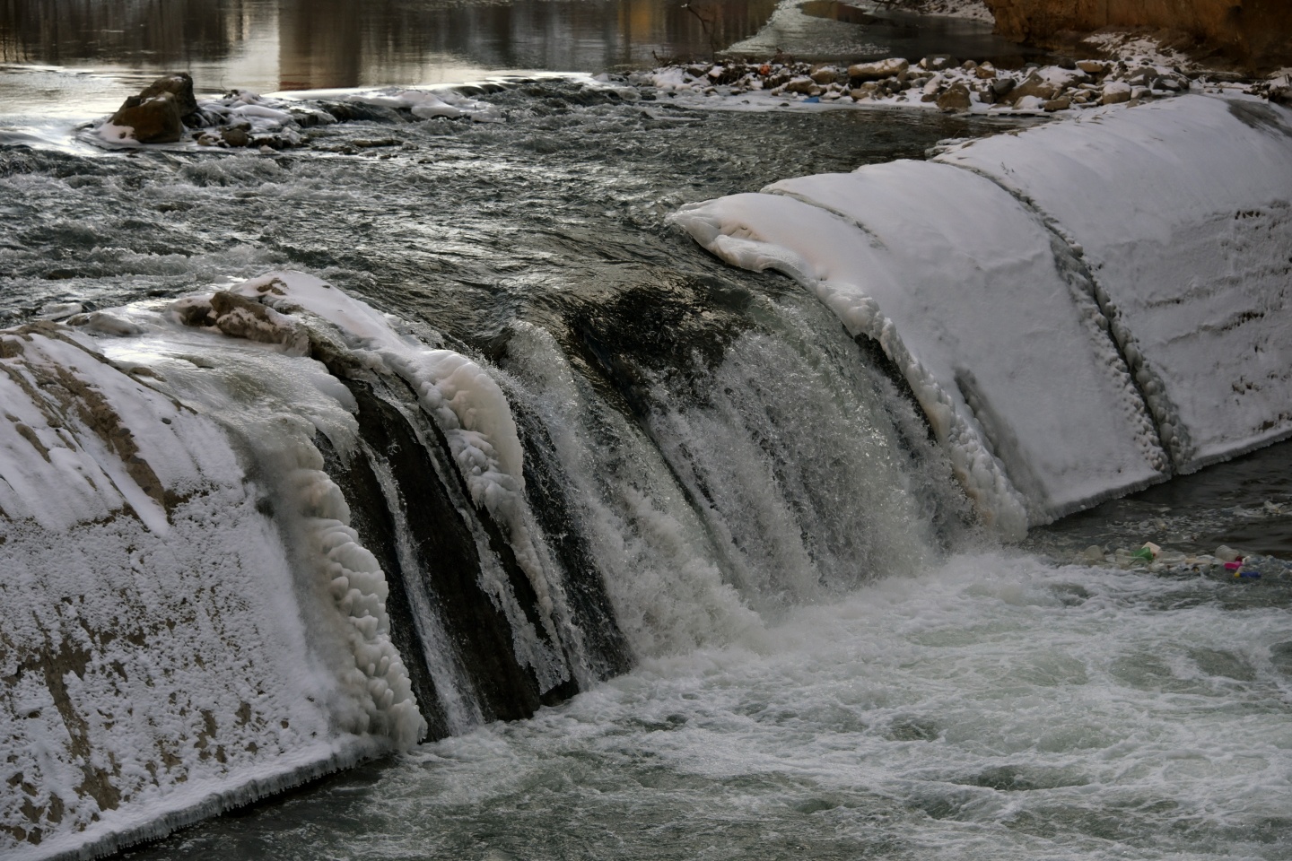 Türkiye’nin en hızlı akan çaylarından Harşit Çayı dondu 21
