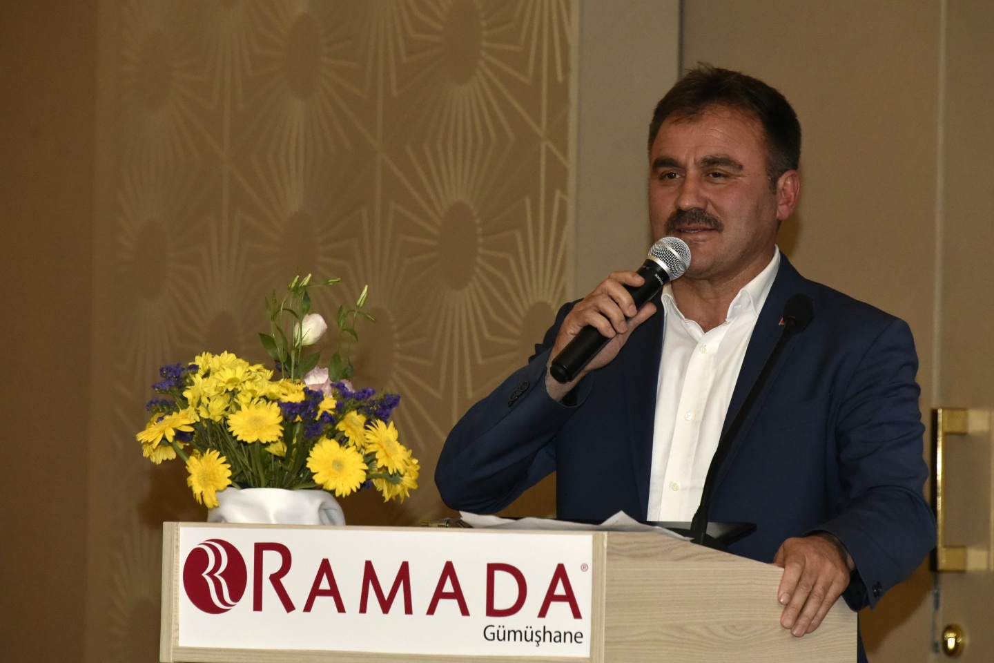 Gümüşhane’de voleybolun geleceği masaya yatırıldı 19