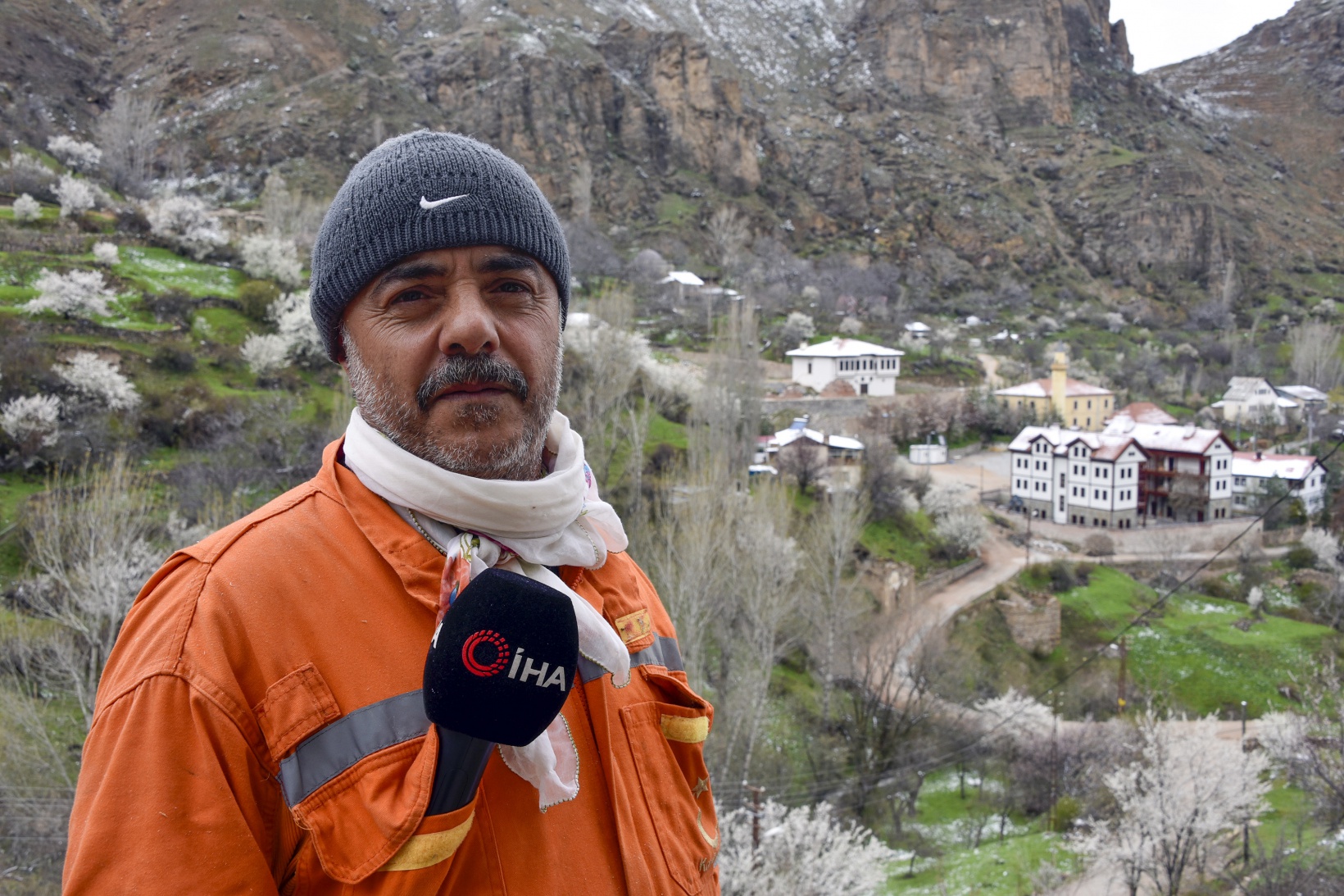 Gümüşhane’de kar yağışı zirai don tehlikesini de beraberinde getirdi 4