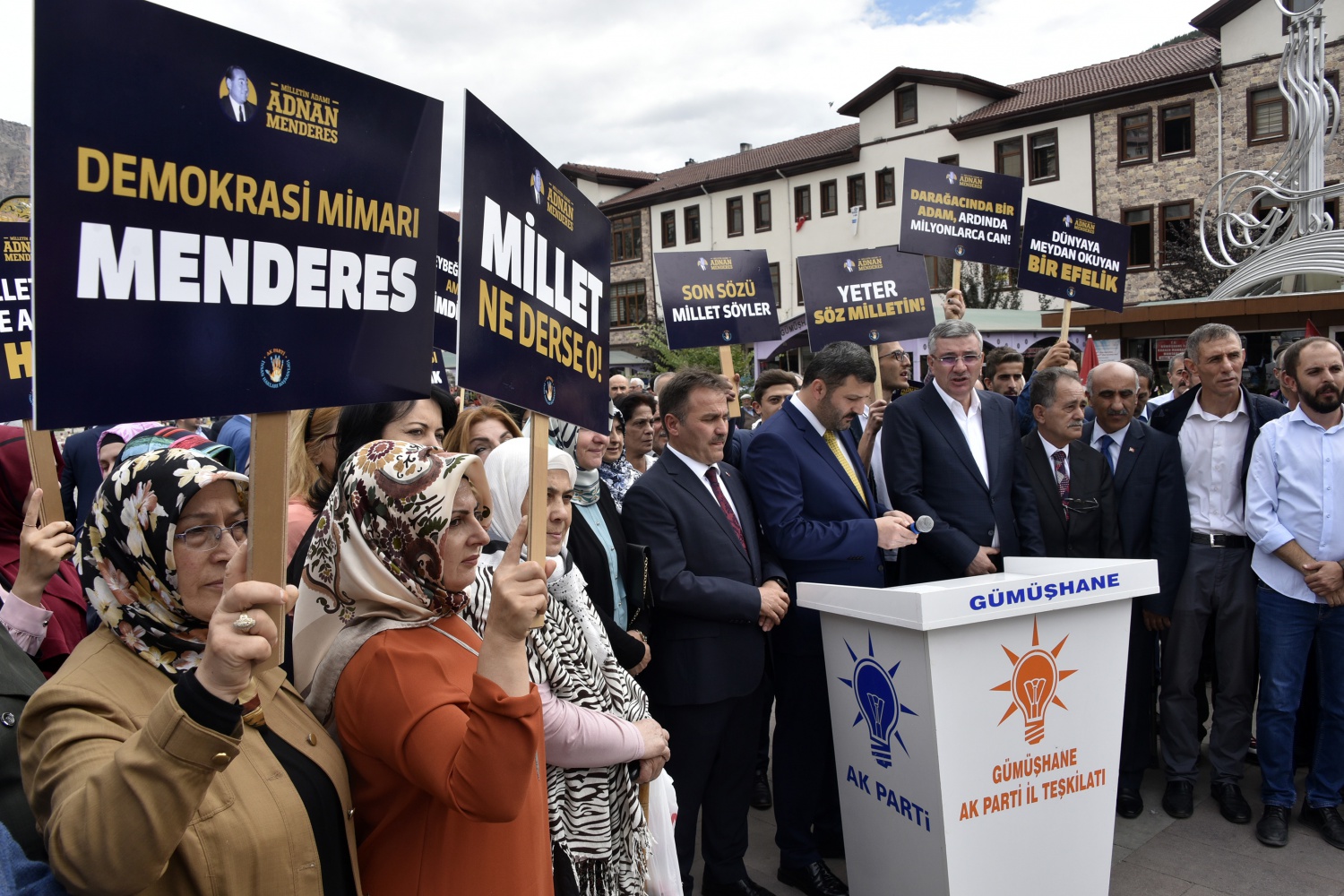 Menderes ve arkadaşları idam edildikleri gün ve saatte Gümüşhane’de anıldı 5