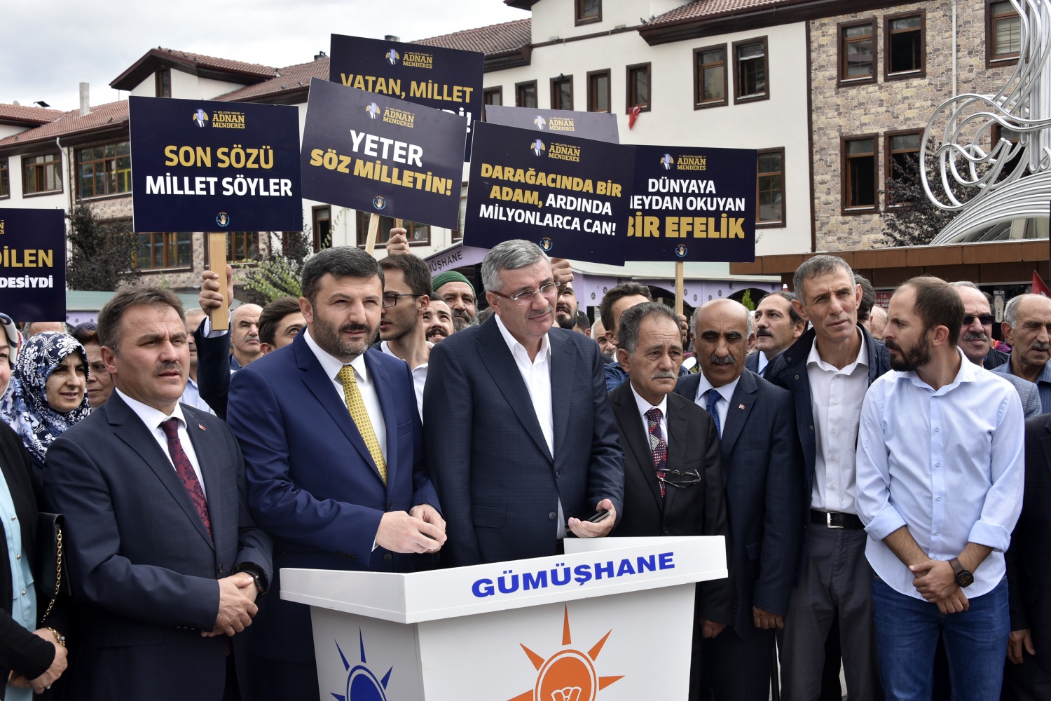 Menderes ve arkadaşları idam edildikleri gün ve saatte Gümüşhane’de anıldı 10