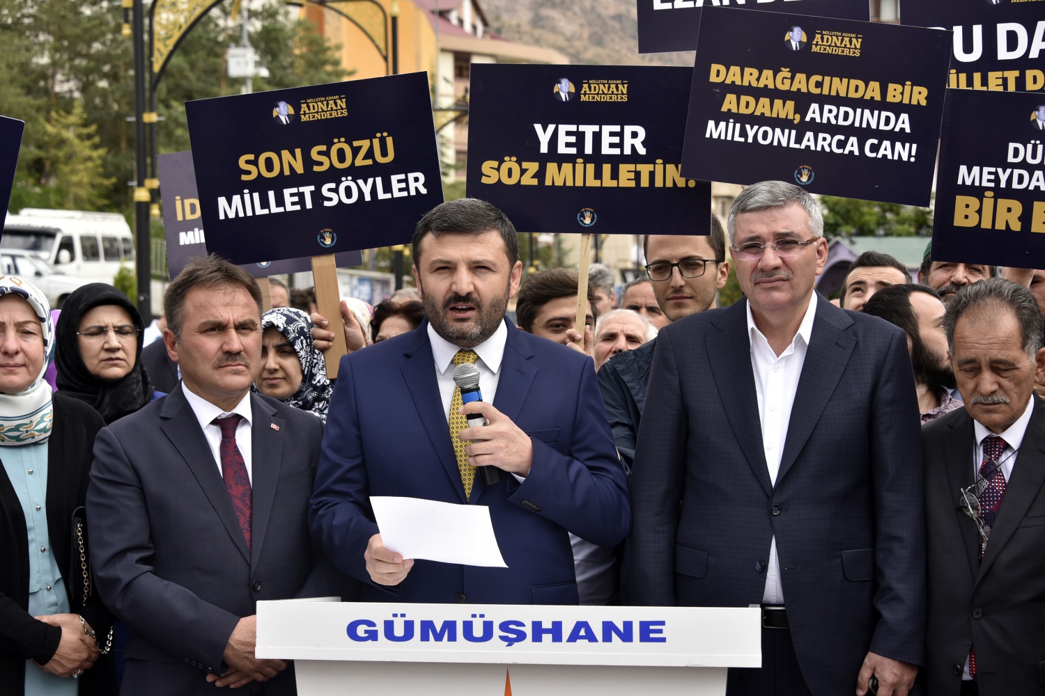 Menderes ve arkadaşları idam edildikleri gün ve saatte Gümüşhane’de anıldı 2