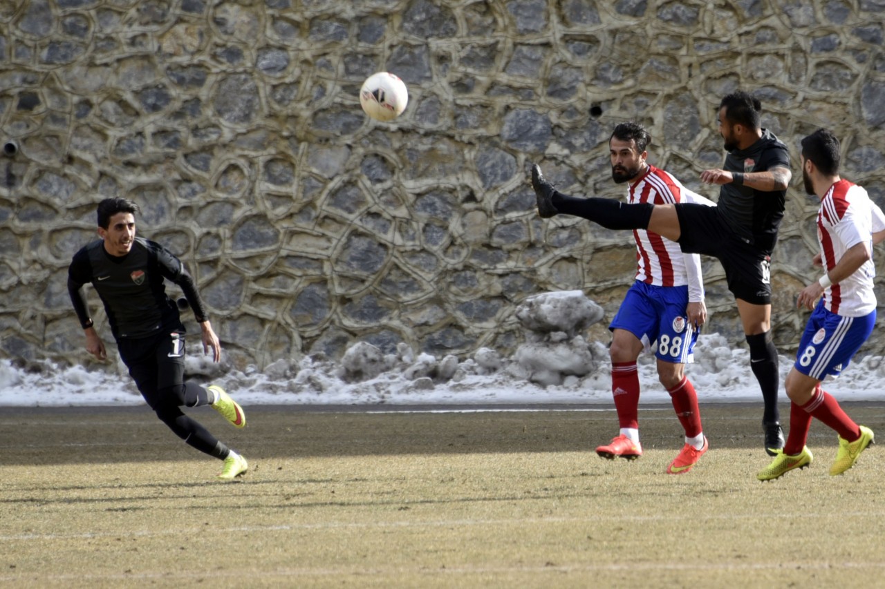 Gümüş iyi başlamadı: 2-4 1