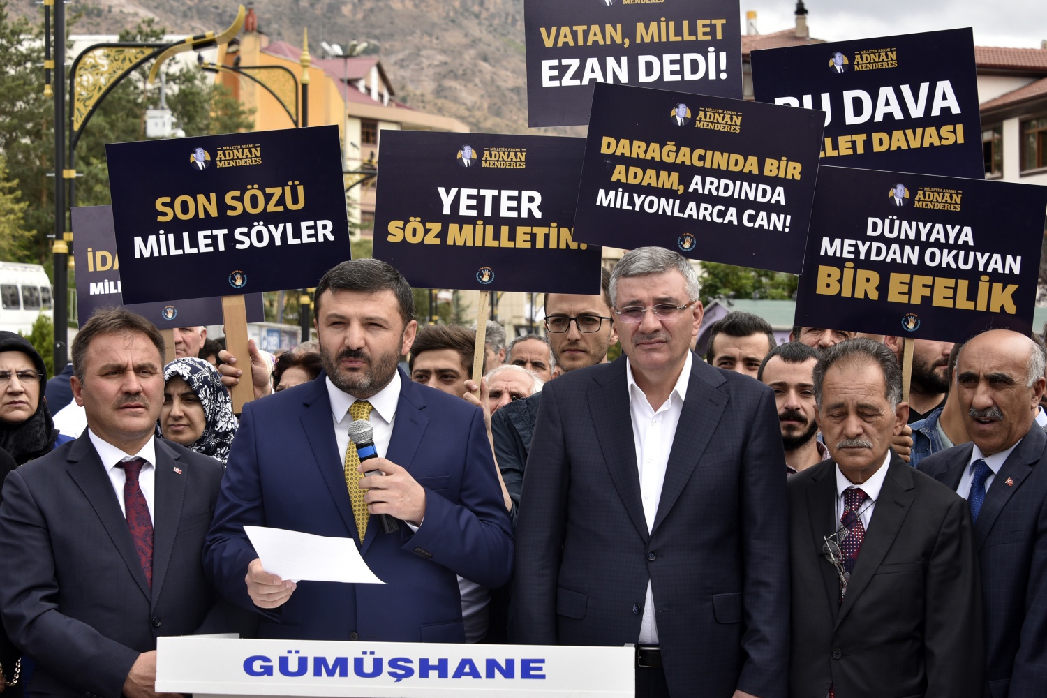 Menderes ve arkadaşları idam edildikleri gün ve saatte Gümüşhane’de anıldı 4