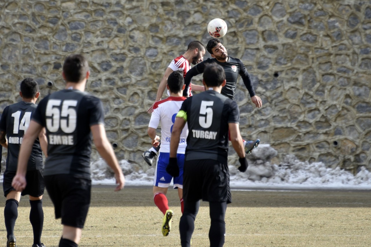 Gümüş iyi başlamadı: 2-4 2