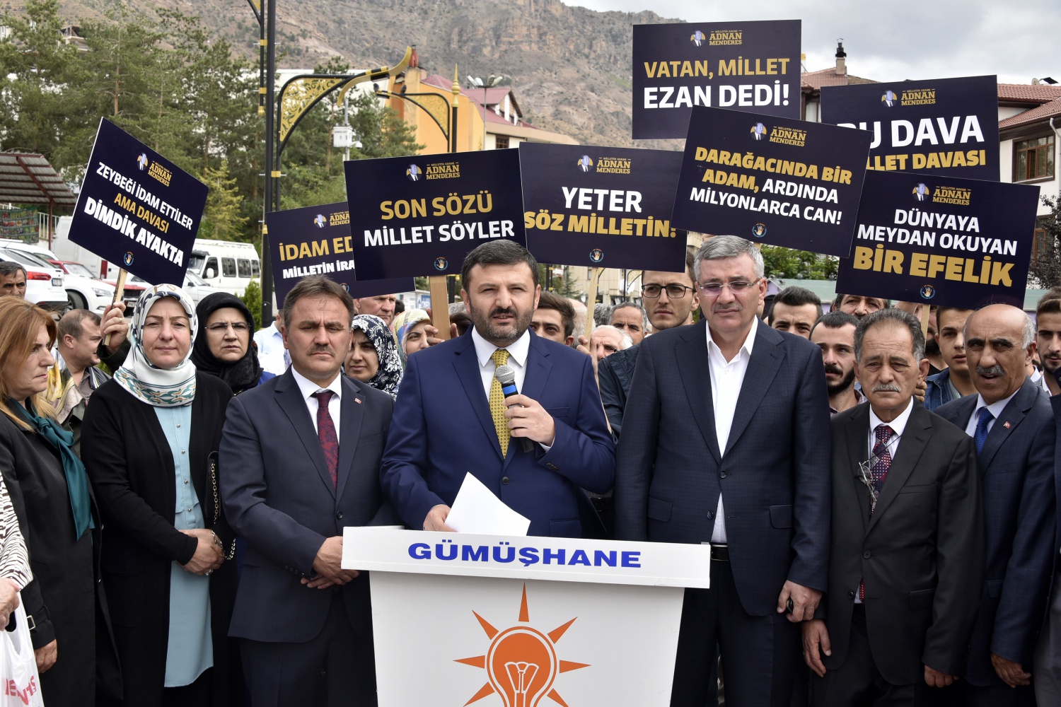 Menderes ve arkadaşları idam edildikleri gün ve saatte Gümüşhane’de anıldı 7