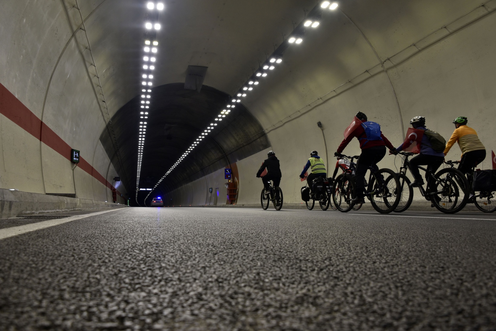 Gümüşhane’de 29 bisikletçi Cumhuriyetin 100. yılında Zigana Tüneli’ni bisikletle geçti 2