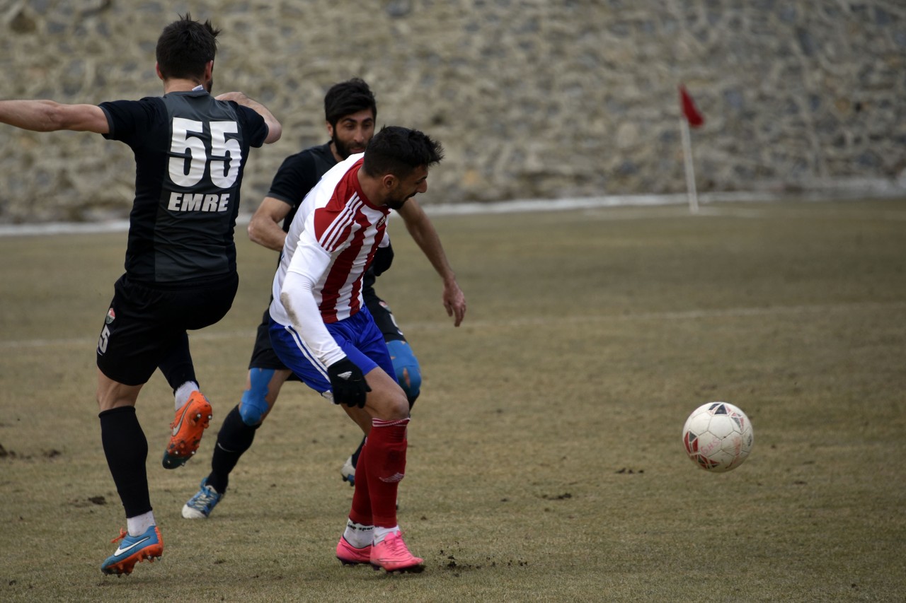 Gümüş iyi başlamadı: 2-4 4