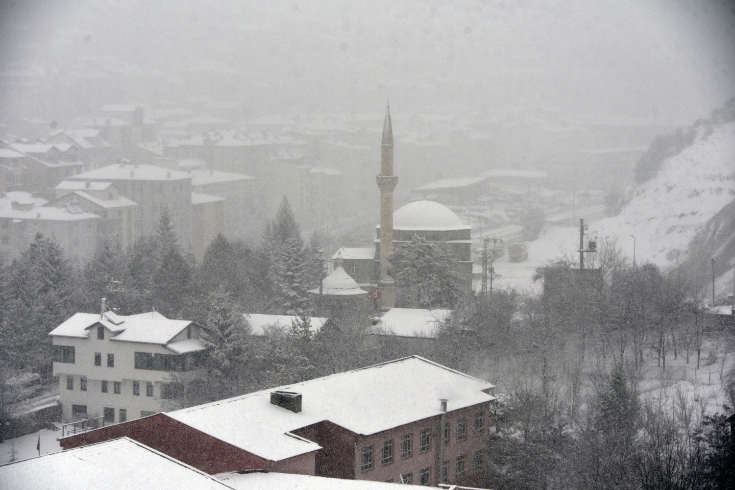 Gümüşhane’deki kar yağışı 23