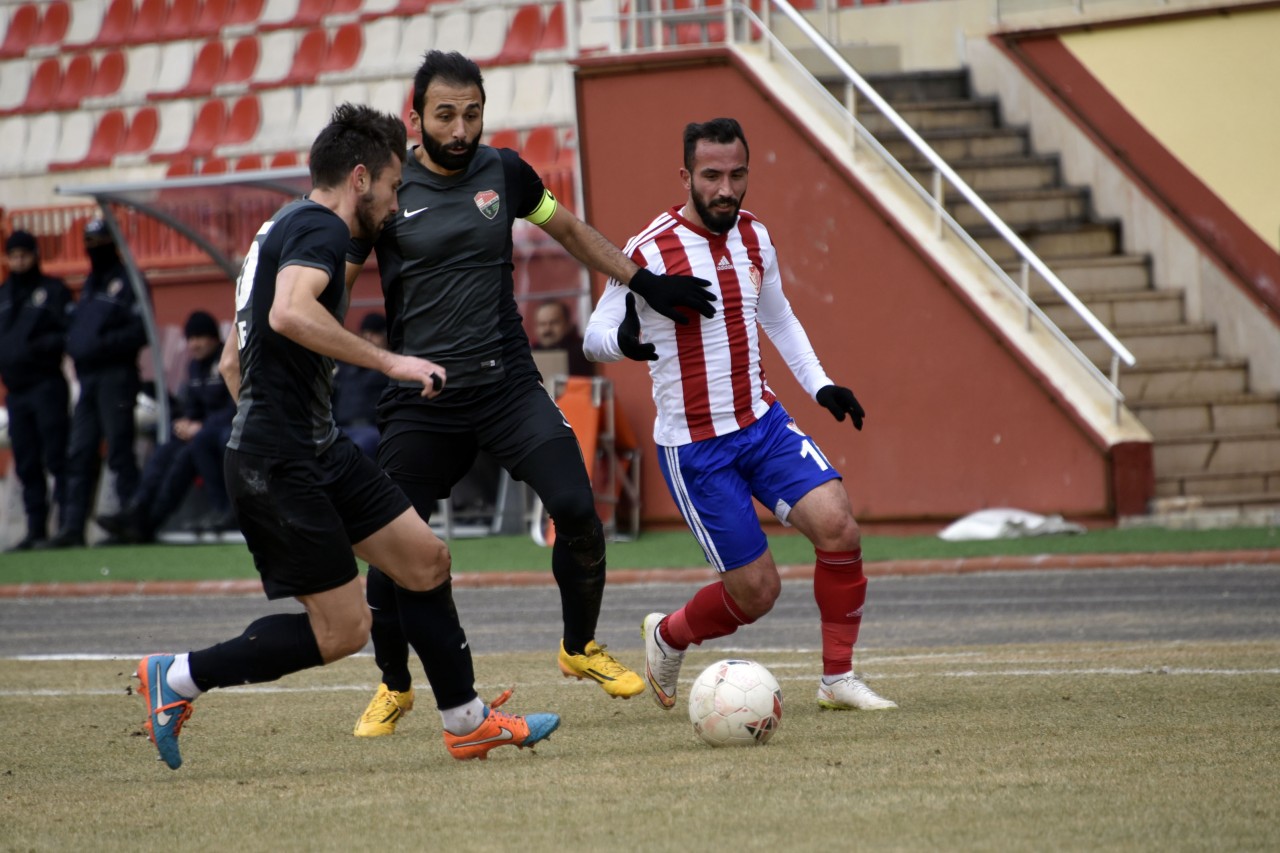 Gümüş iyi başlamadı: 2-4 11