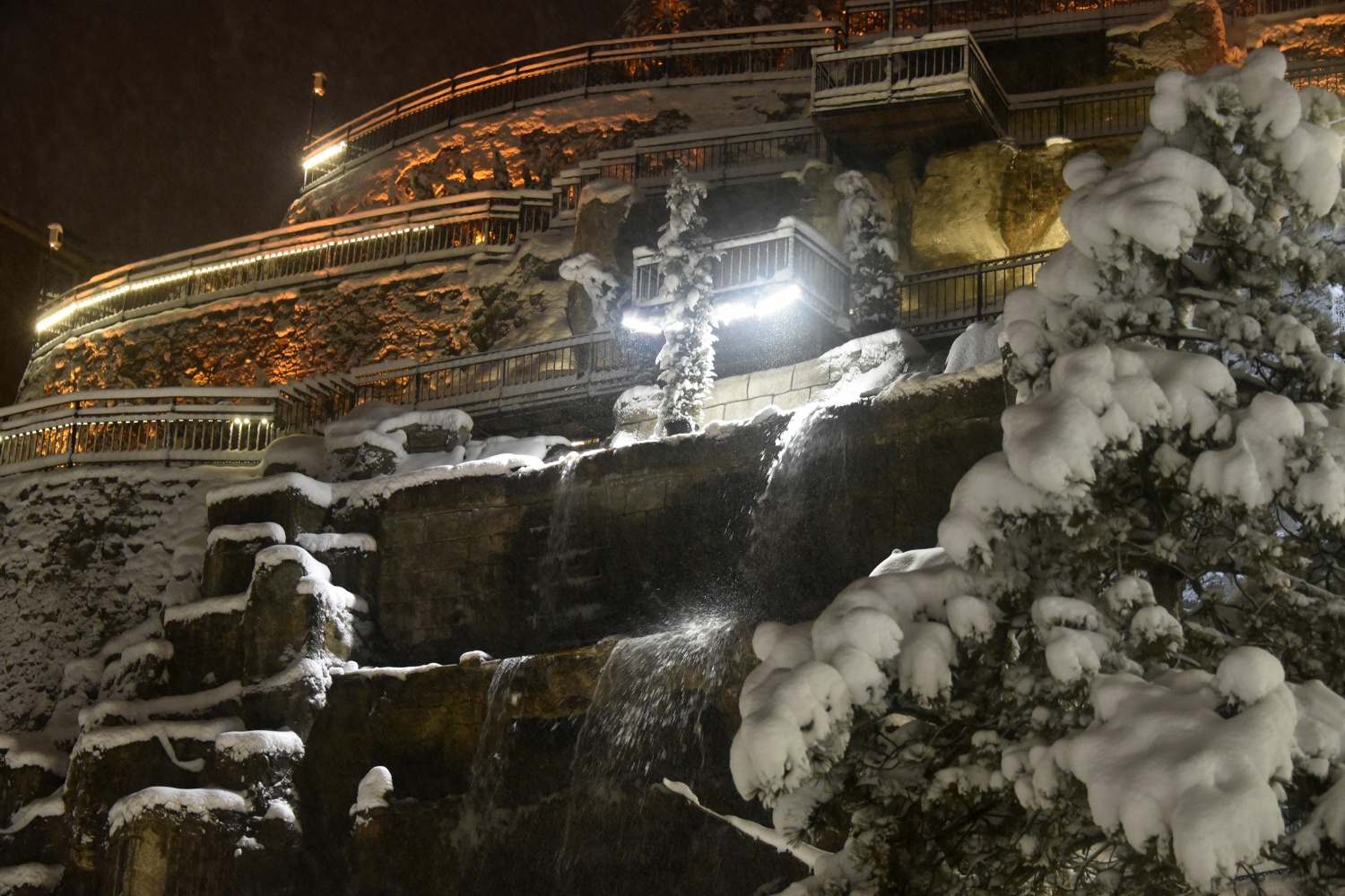 Gümüşhane’de kar ve gece güzelliği 2