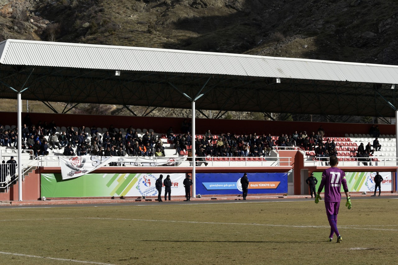 Gümüş iyi başlamadı: 2-4 13