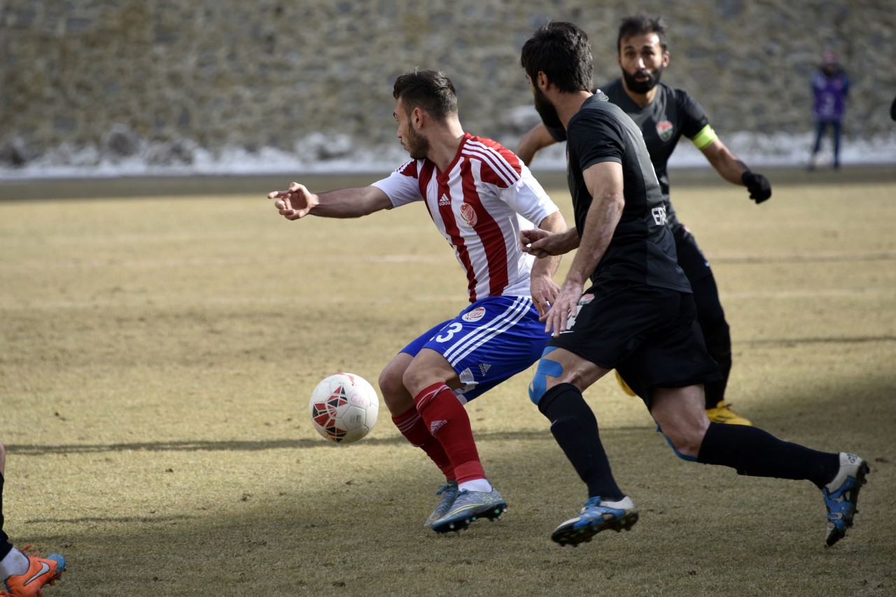 Gümüş iyi başlamadı: 2-4 15