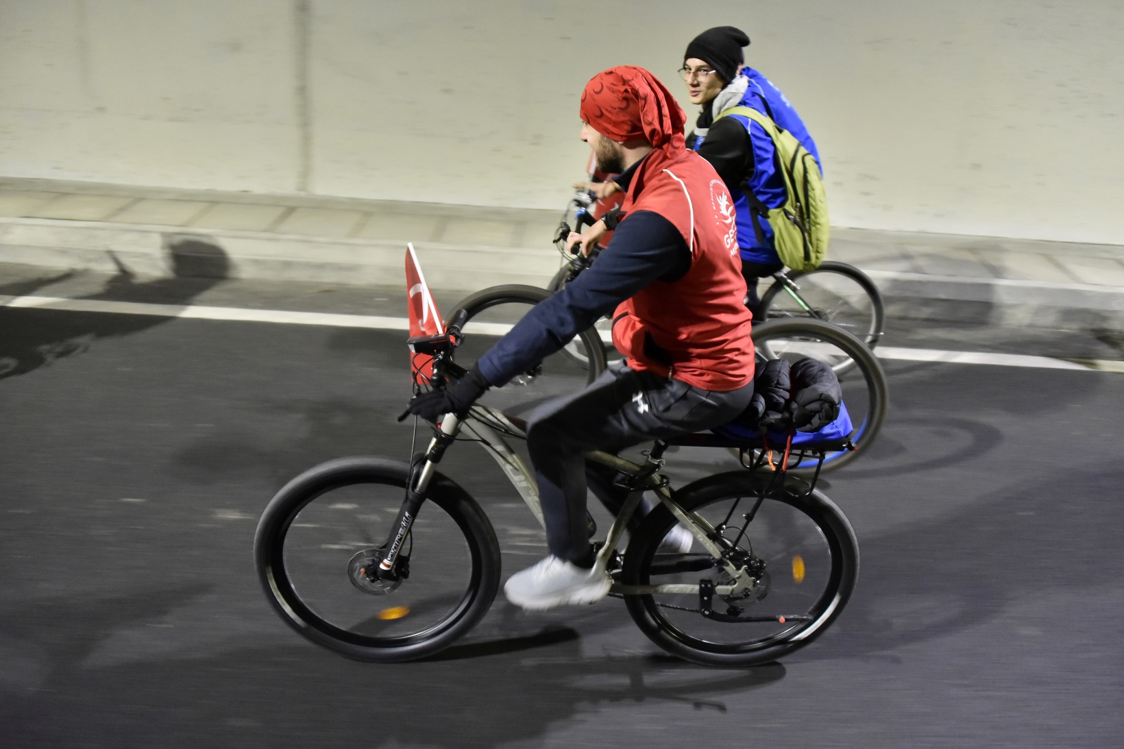 Gümüşhane’de 29 bisikletçi Cumhuriyetin 100. yılında Zigana Tüneli’ni bisikletle geçti 13