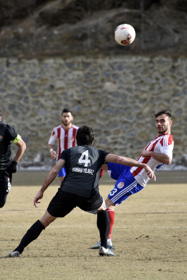 Gümüş iyi başlamadı: 2-4 17