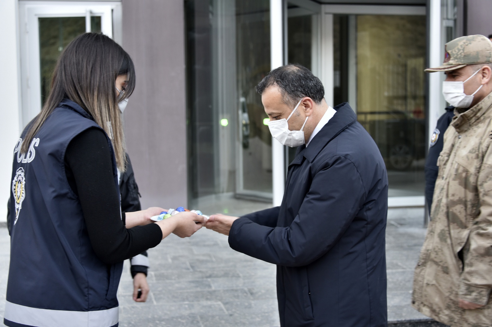 Vali Taşbilek’ten yeni yıl ziyaretleri 1