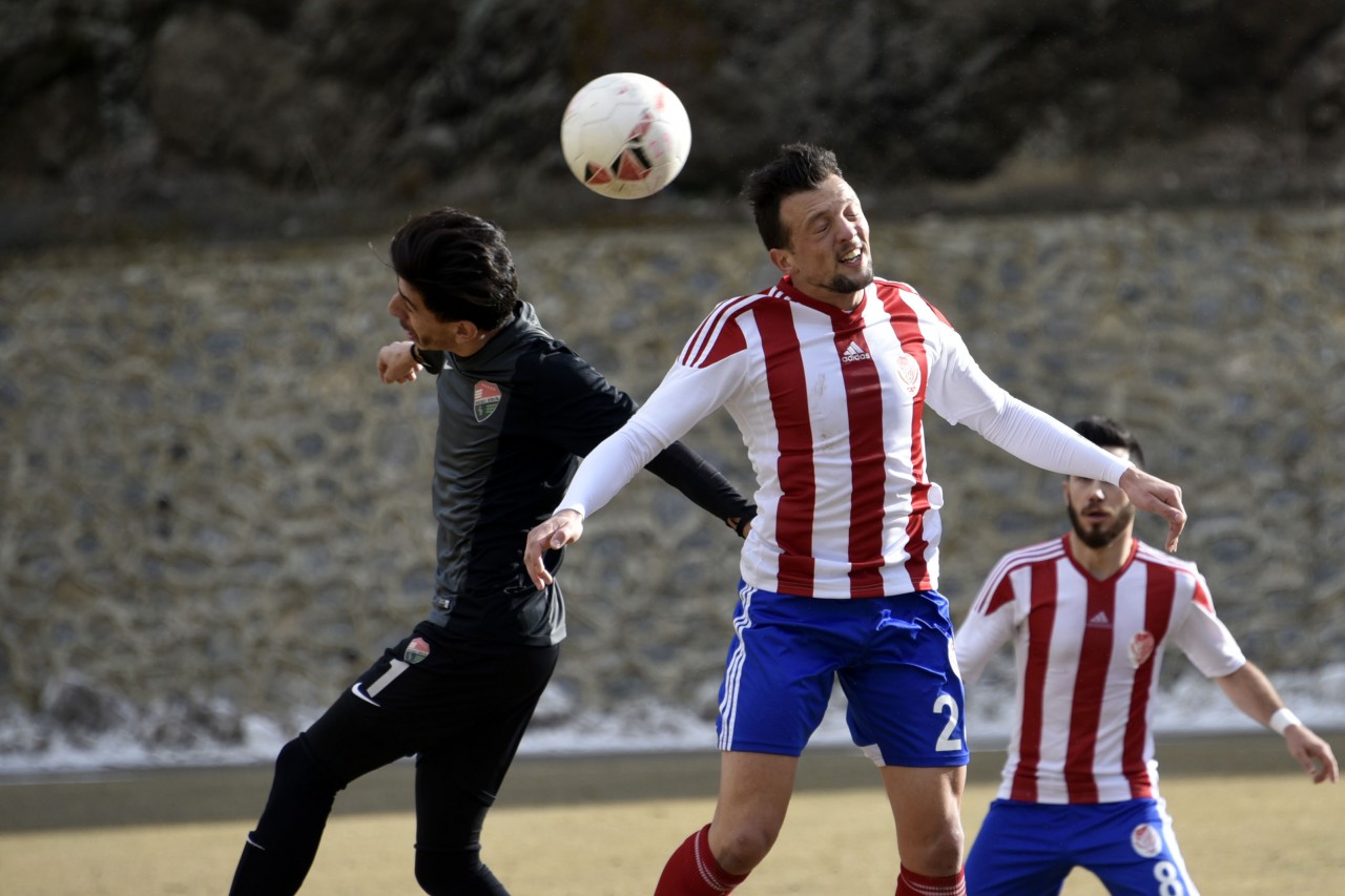 Gümüş iyi başlamadı: 2-4 18