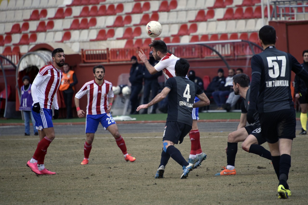 Gümüş iyi başlamadı: 2-4 20