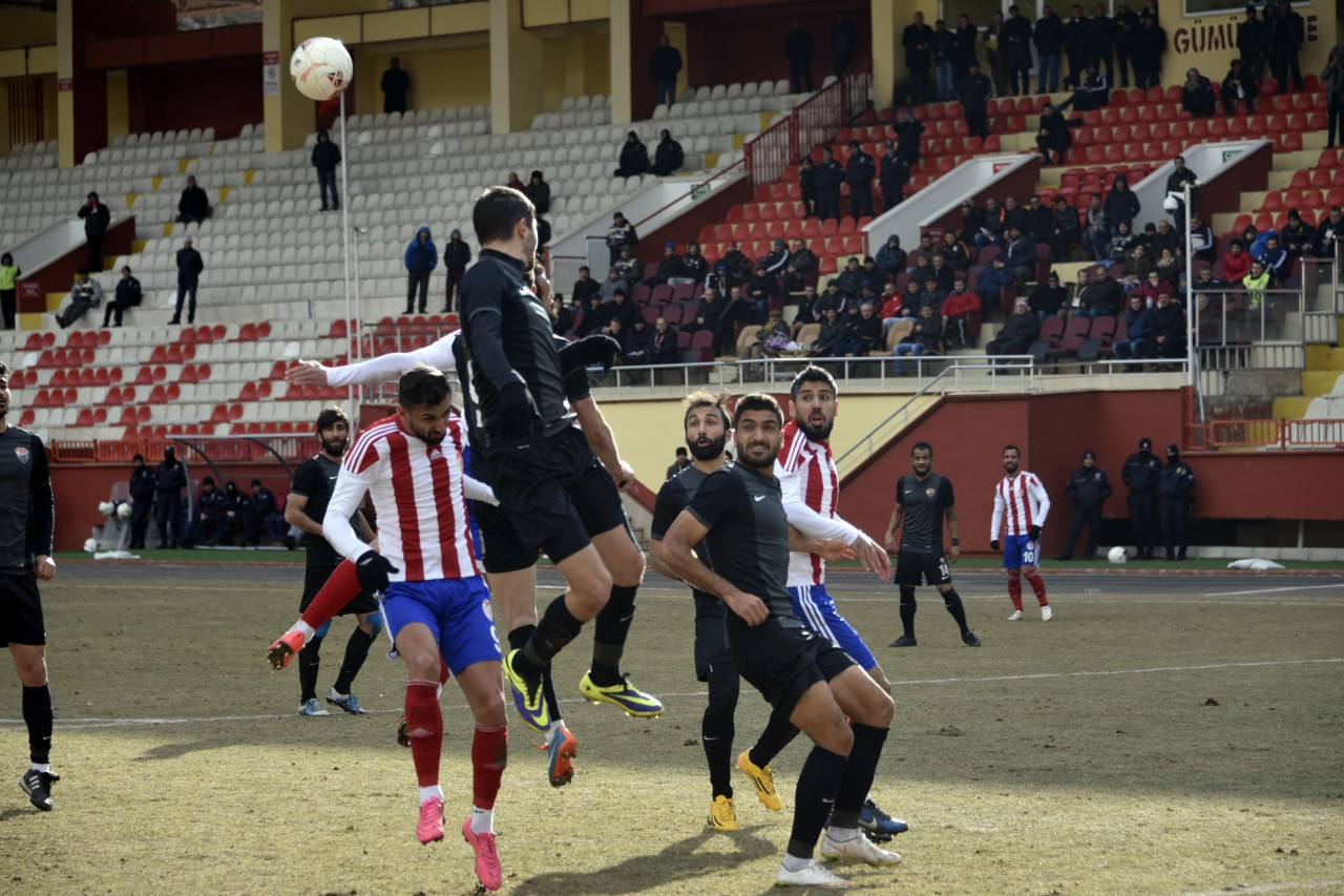 Gümüş iyi başlamadı: 2-4 21