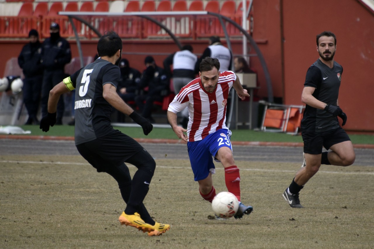 Gümüş iyi başlamadı: 2-4 22