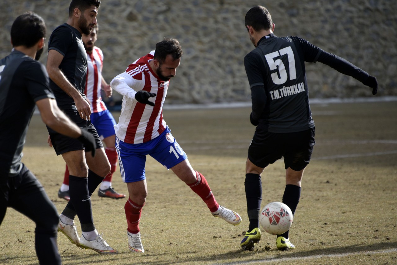 Gümüş iyi başlamadı: 2-4 23