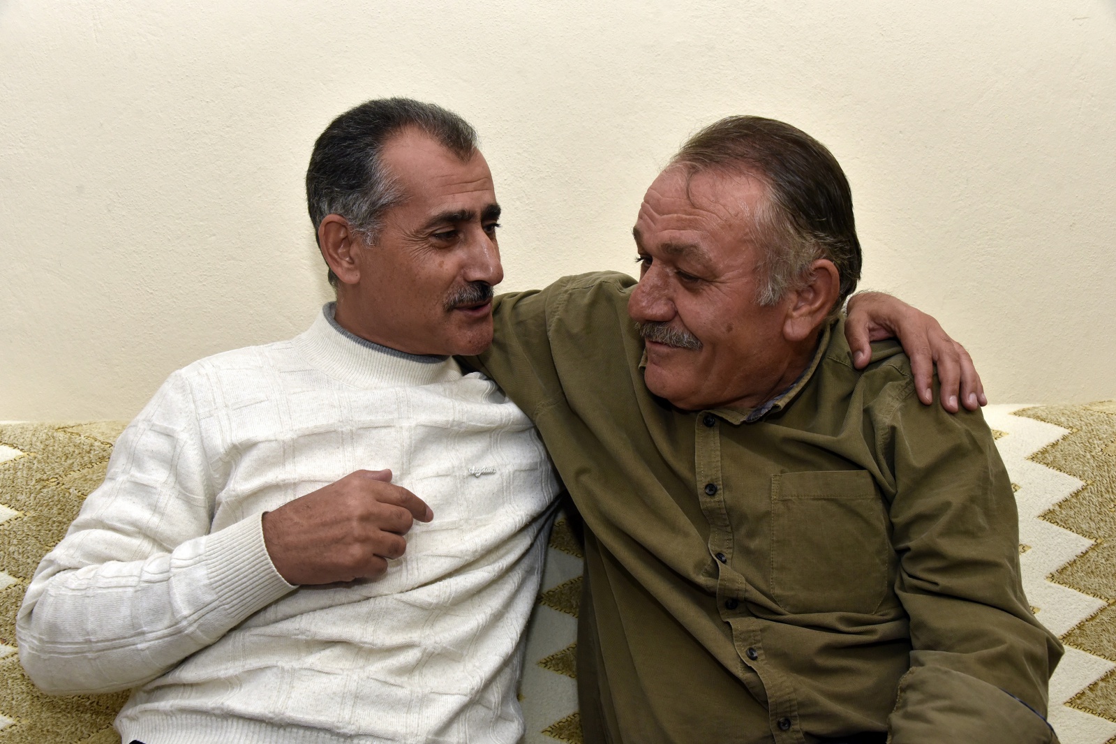 40 yıl sonra duygulandıran buluşma 14