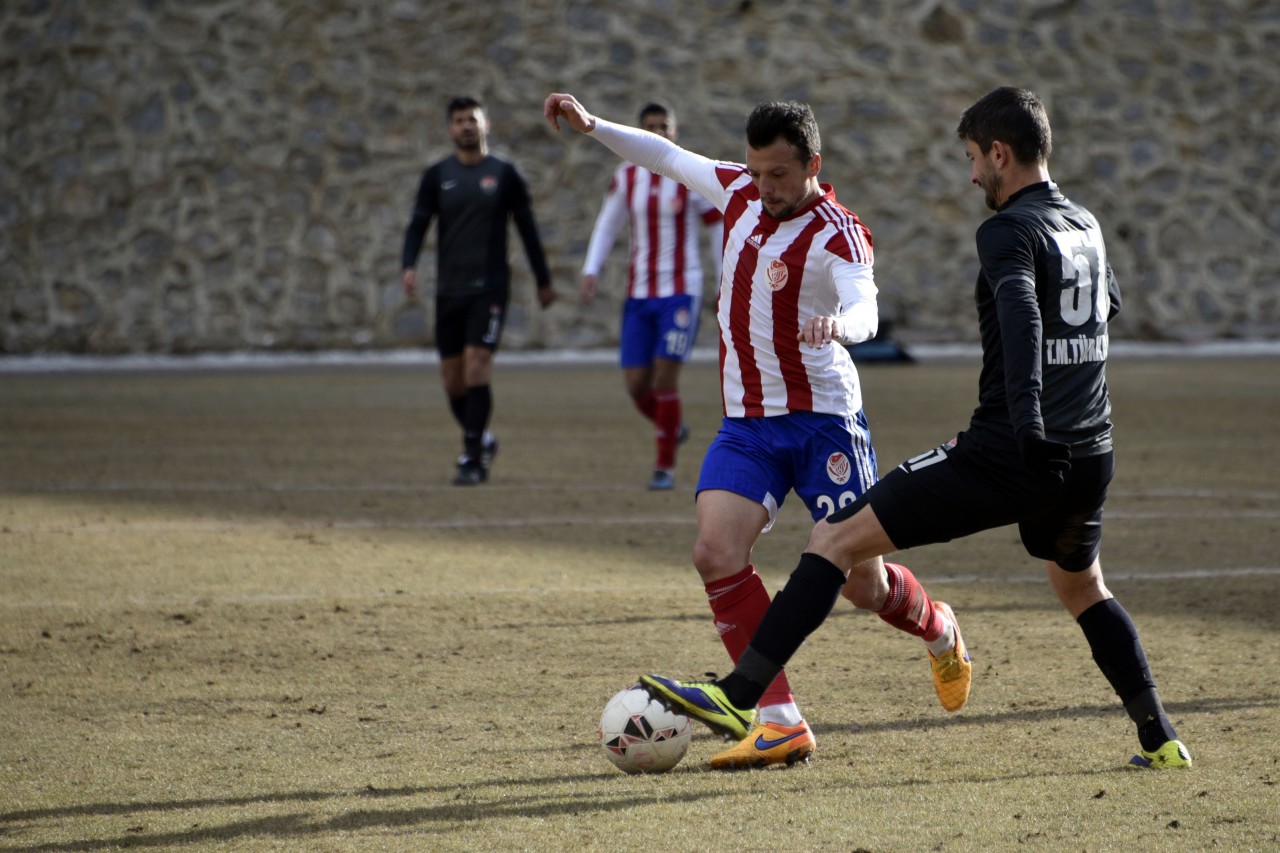 Gümüş iyi başlamadı: 2-4 25