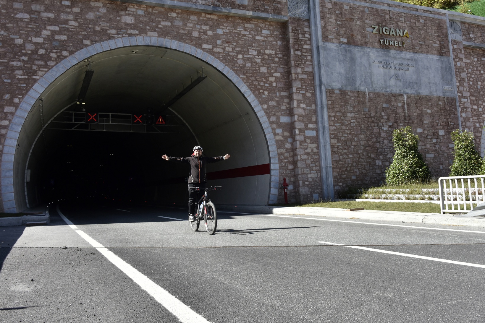 Gümüşhane’de 29 bisikletçi Cumhuriyetin 100. yılında Zigana Tüneli’ni bisikletle geçti 41
