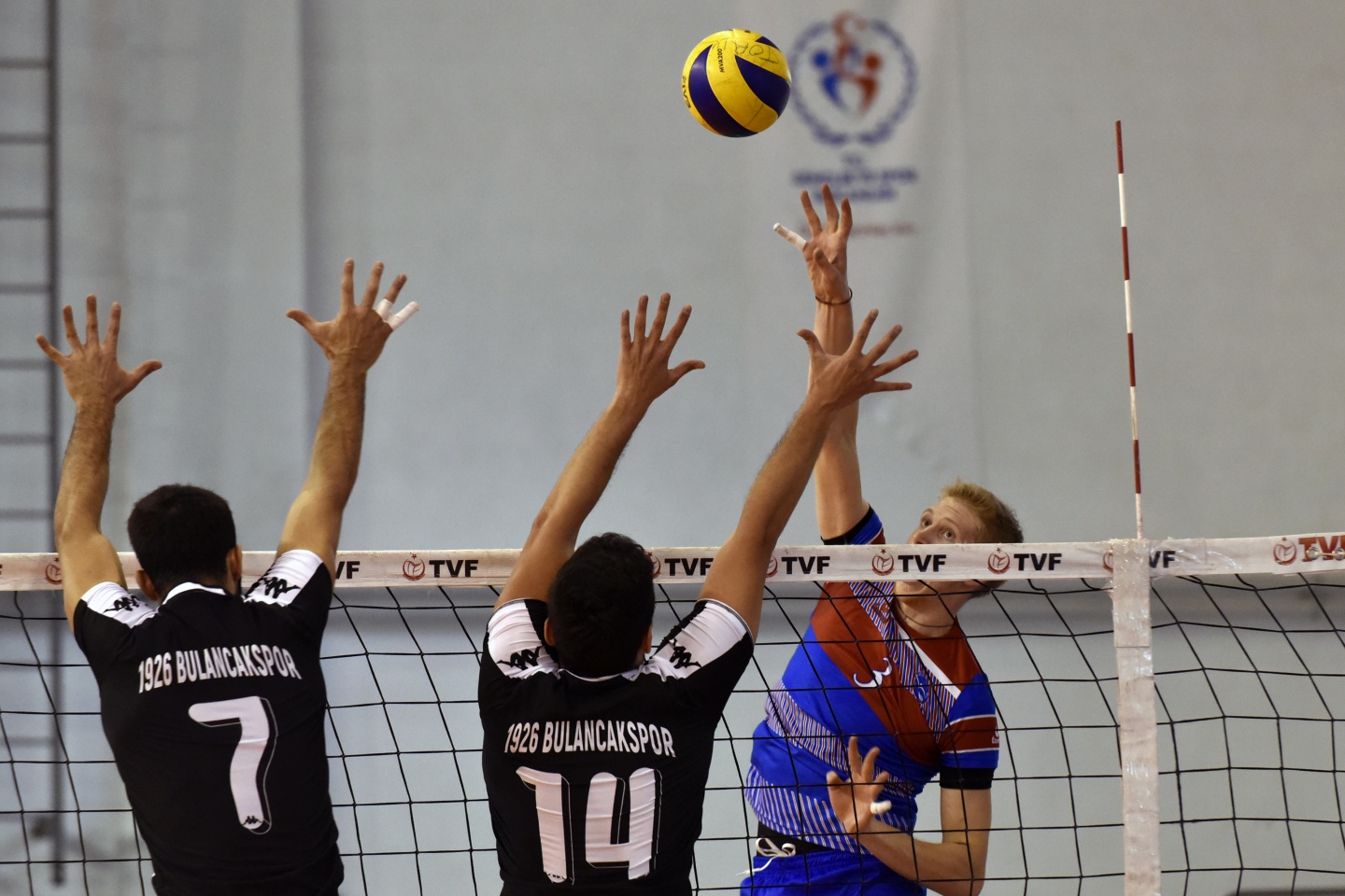 Torul Gençlik rakip tanımıyor: 3-0 23