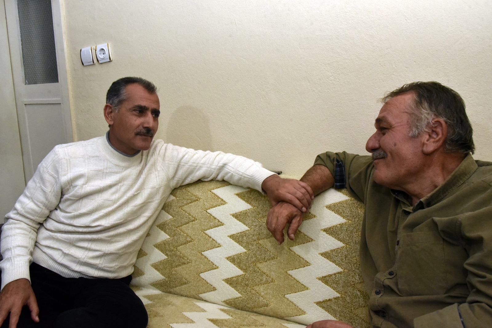 40 yıl sonra duygulandıran buluşma 11