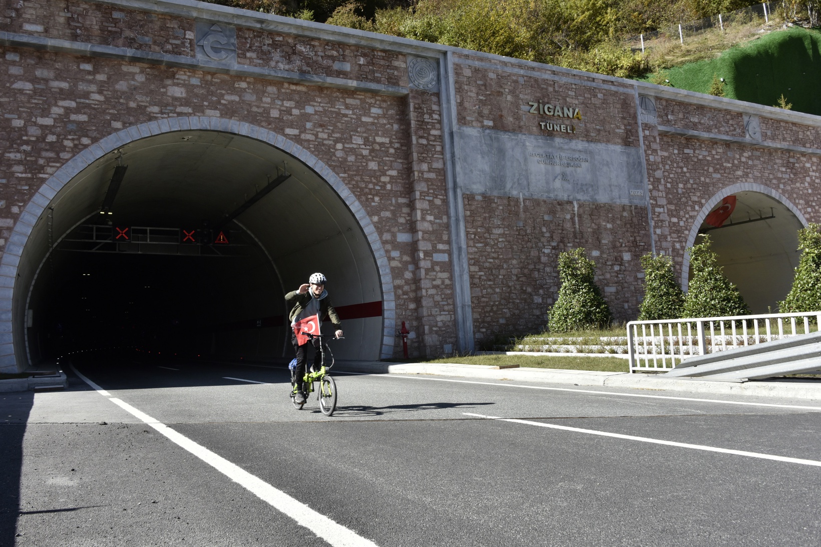 Gümüşhane’de 29 bisikletçi Cumhuriyetin 100. yılında Zigana Tüneli’ni bisikletle geçti 45