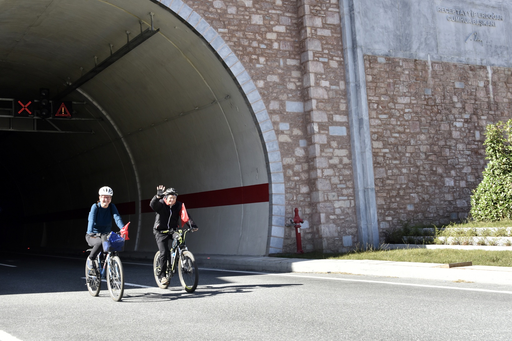 Gümüşhane’de 29 bisikletçi Cumhuriyetin 100. yılında Zigana Tüneli’ni bisikletle geçti 33