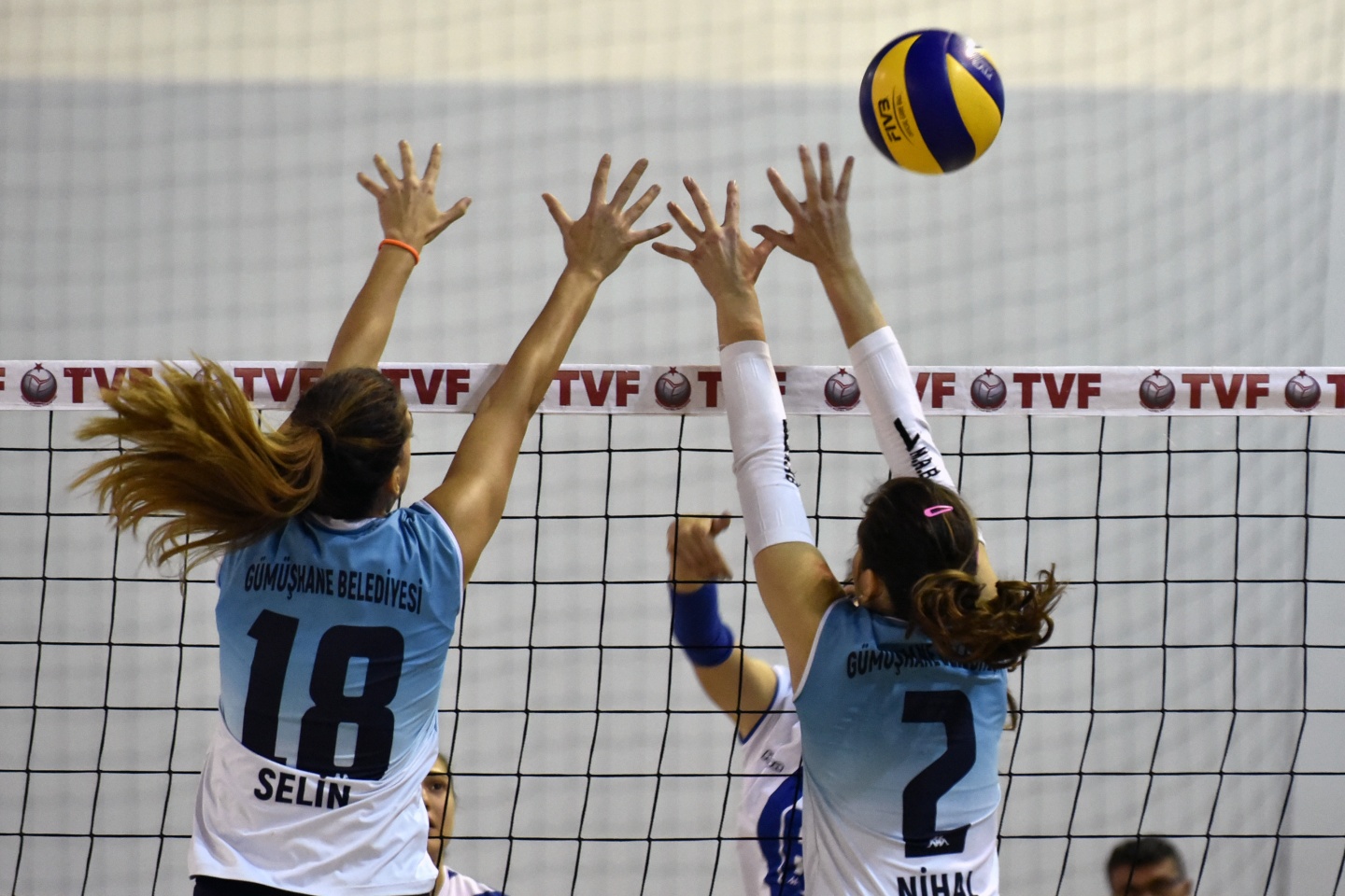 Gümüş Kızlar'dan süper galibiyet: 3-1 7