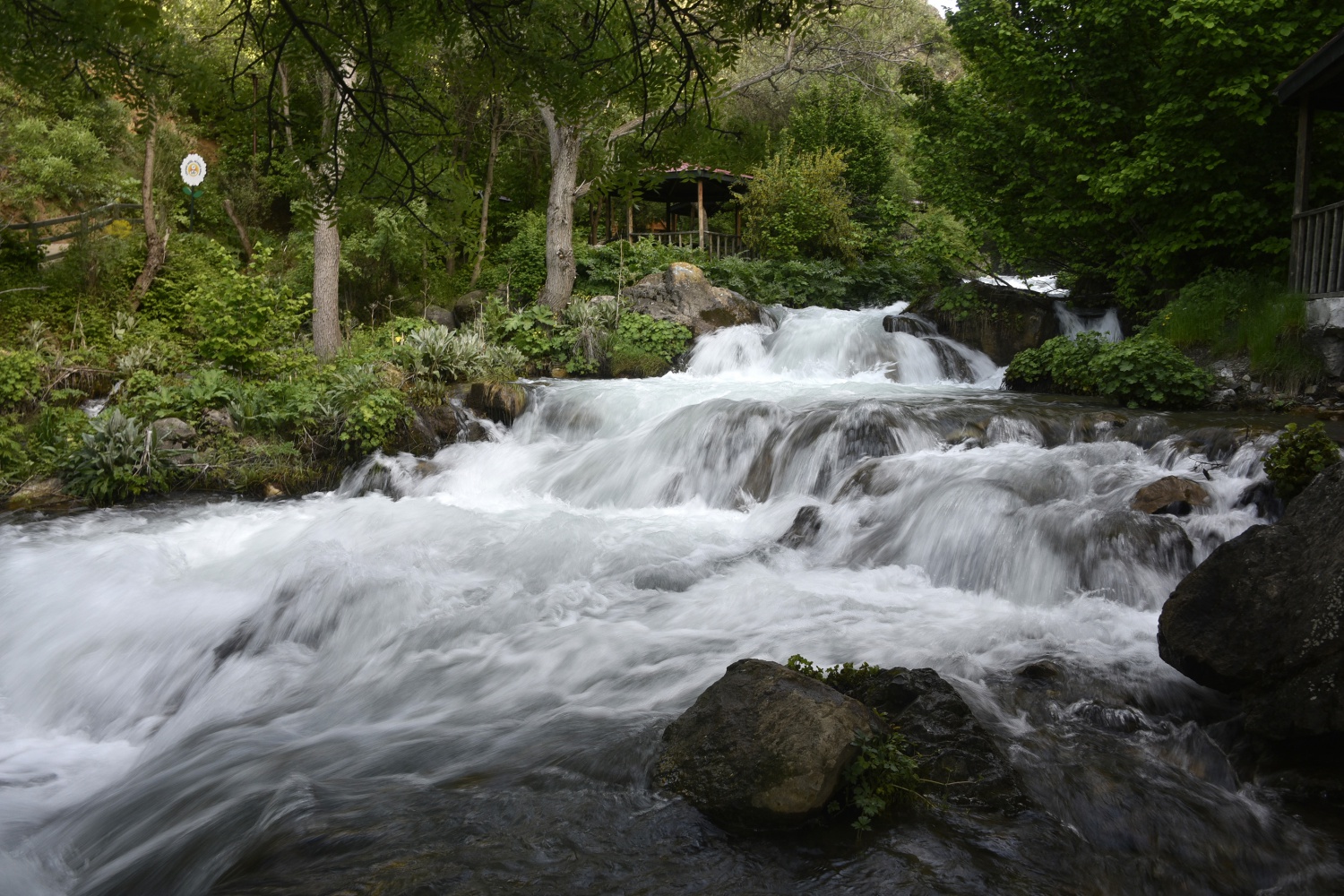 Gümüşhane’de 40 gözeli şelale büyülüyor 29