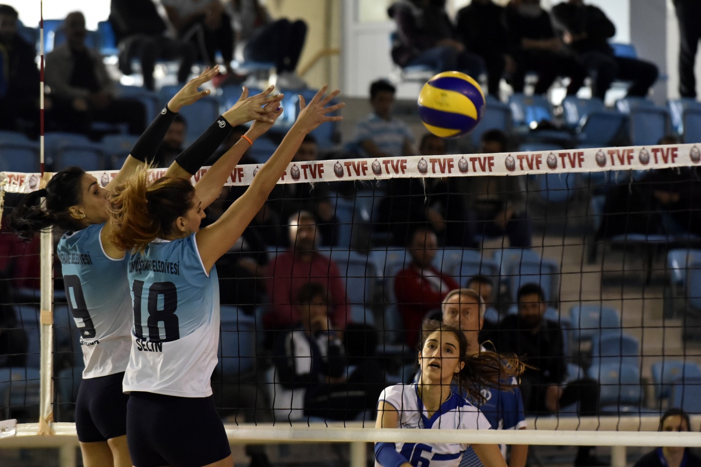 Gümüş Kızlar'dan süper galibiyet: 3-1 14