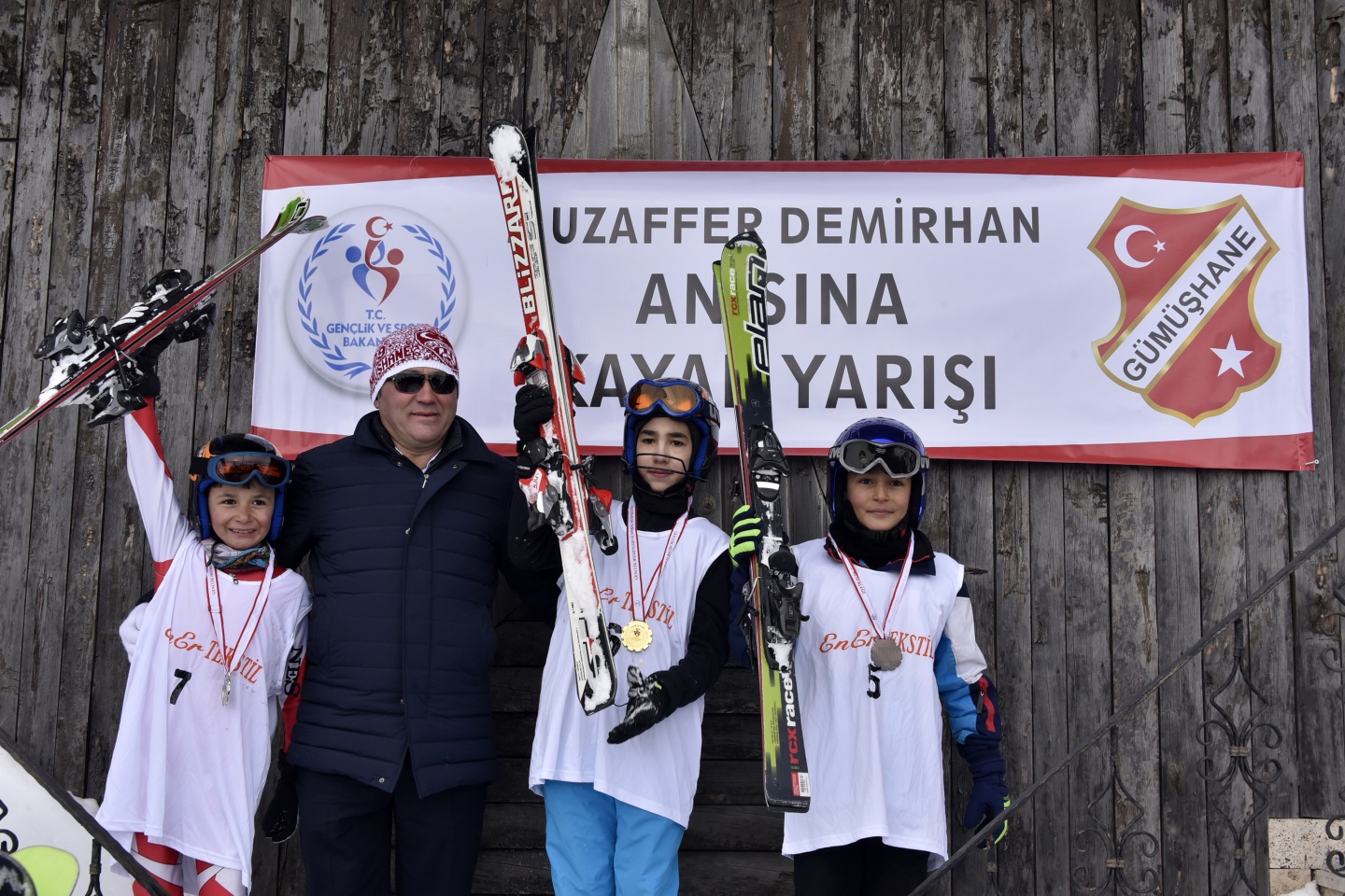 Zigana dağında kayak yarışmaları yapıldı 53