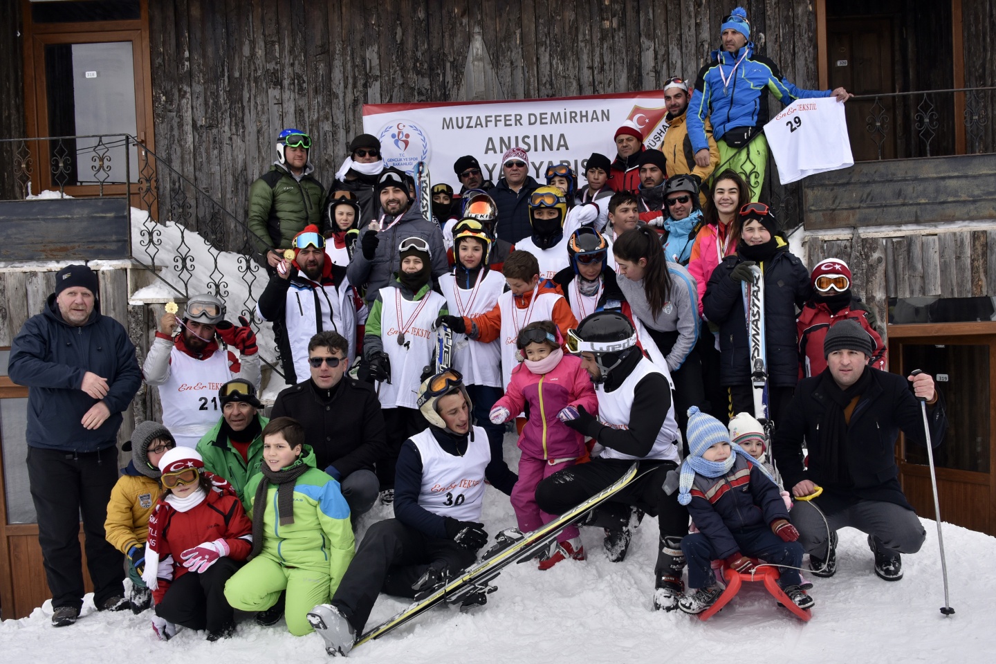 Zigana dağında kayak yarışmaları yapıldı 61